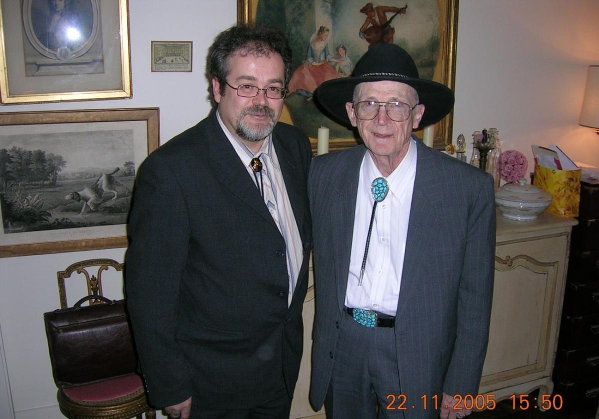Angel Rodriguez氏（左）　とDAS の発明者　Roy Carpenter氏 （右）